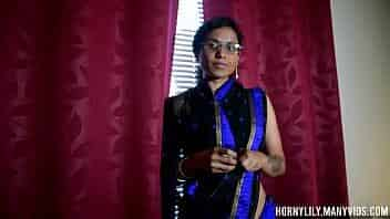 Desi step MILF loses her mind and makes you her in hindi video