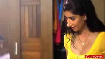 Romance of newely wedded aunty in Yellow saree video