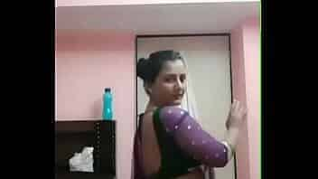 Busty pooja bhabhi seductive dance video