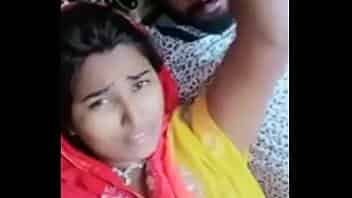 Bhabhi playing with boyfriend video