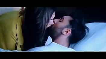 Bollywood Deepika Padukone movies most tempting romantic Kissing Video which must be watched now do watch this Video video