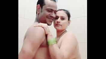 Desi bhabhi chudai scene bathroom sex video